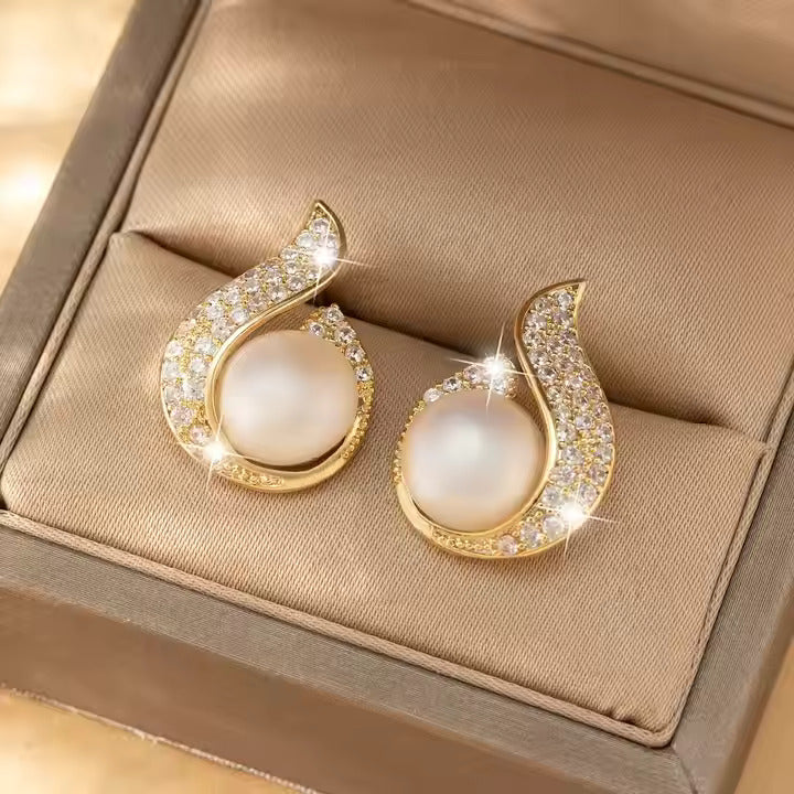 Elegant Teardrop Stud Pearl Earrings
